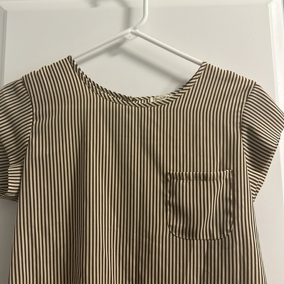 EUC‼️ Short Sleeve Striped Blouse (work attire) - Picture 4 of 4